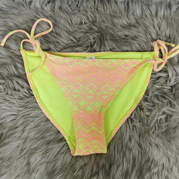 FOREVER  21 Bikini Bottom - Picture 1 of 4